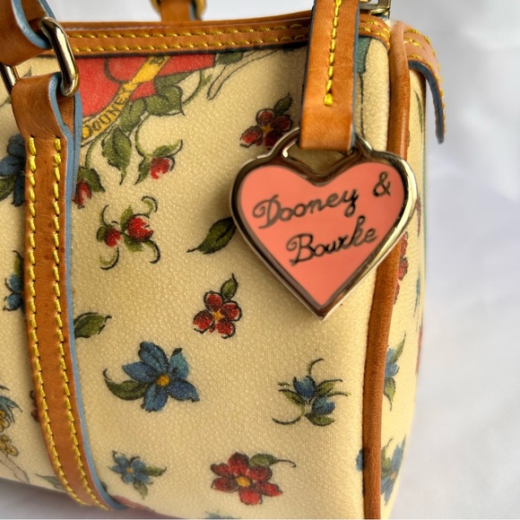 Dooney & Bourke Sailor Tattoo Girl Purse Y2K Rare Vintage Barrel Bag - Picture 10 of 16